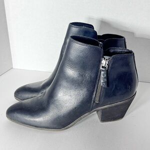 FRYE Women's Judith Zip Bootie 3471738-BLK Leather Ankle Zip Boot size 9